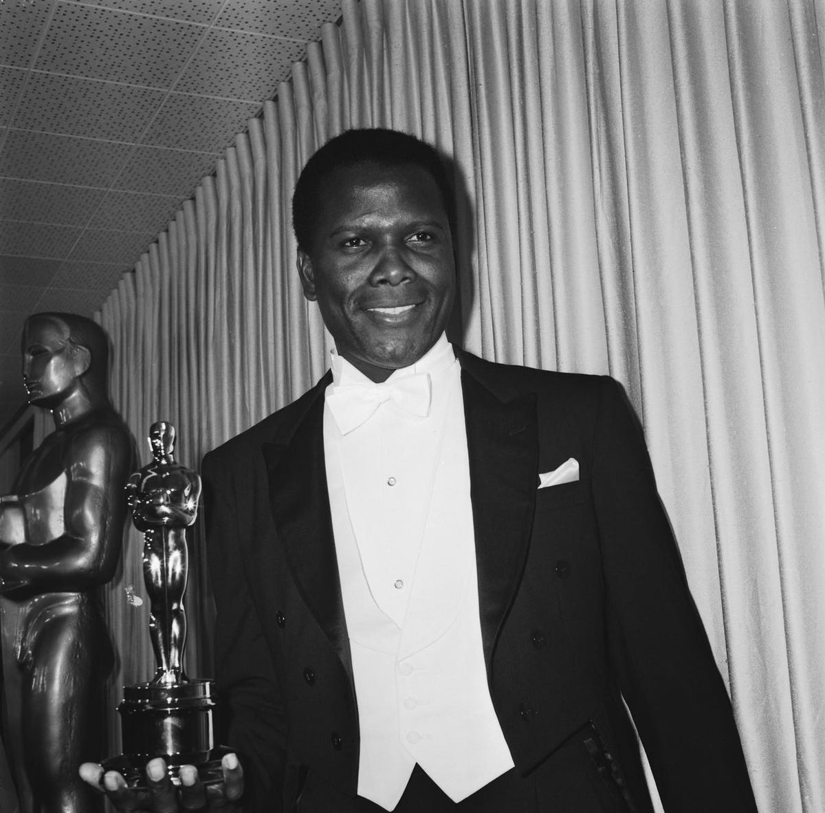 Rest In Peace Sidney Poitier Iconic Actor Praised On Social Media